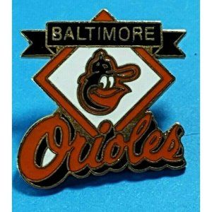 Vtg 1988 BalTimore Orioles Birdcap bird pin 621l9